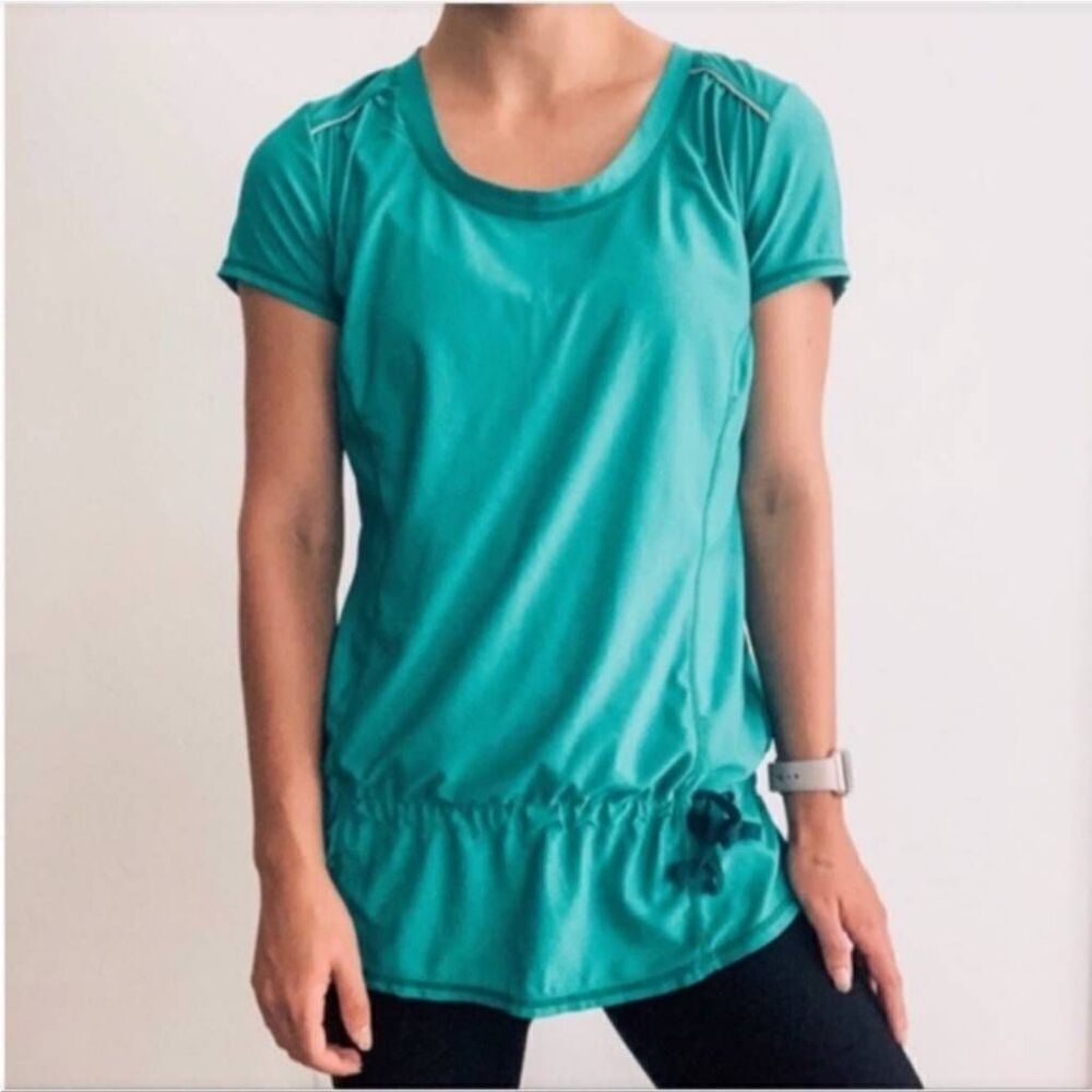 Athleta Wick-It Run Tunic Top
